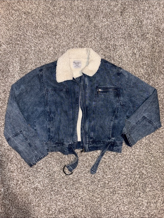 Love Tree Jackets & Blazers - Love Tree Blue Denim Jean Jacket with Cream Sherpa Collar